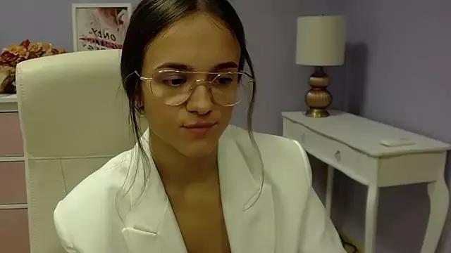 dirtyxEmily from StripChat is Freechat