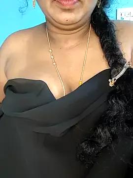 Dollybell from StripChat is Freechat