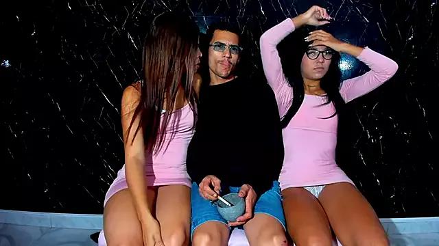 Teen sex cams free adult cams: check-out the satisfaction of conversing and c2c with our stunning models, who will teach you all about seduction and dreams with their smoking hot shapes.