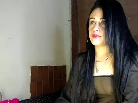 Dulce_lindaaa from StripChat is Freechat
