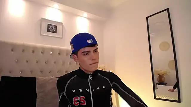 Dulcey_ from StripChat is Freechat