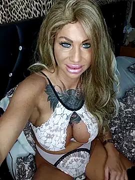 Dutchhbarbie from StripChat is Freechat