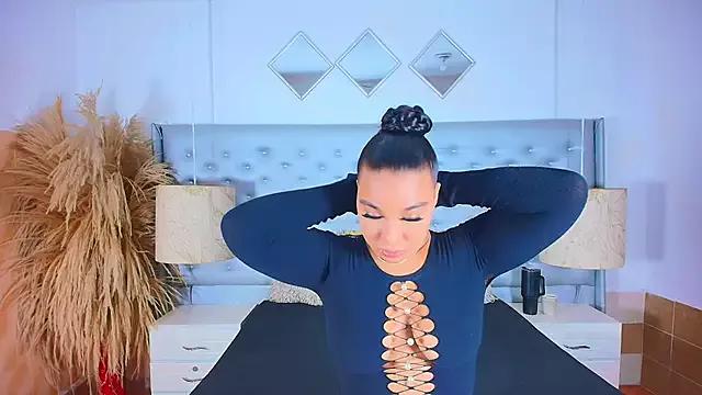 EileenBenzon from StripChat is Freechat