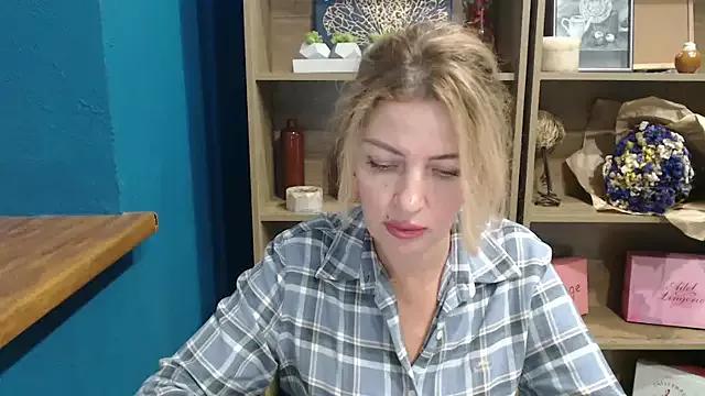 elegance_lady from StripChat is Freechat