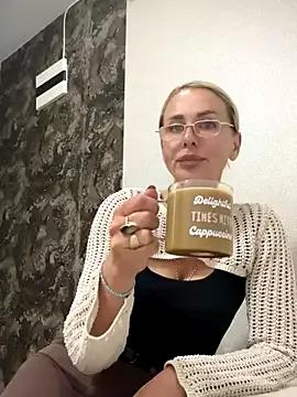 ElenabonyX from StripChat is Freechat