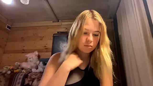 ElisabettVencee from StripChat is Freechat