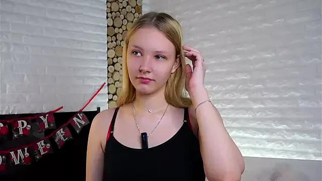 ElissaGlod from StripChat is Freechat