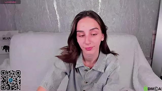 ElizabethElison from StripChat is Freechat