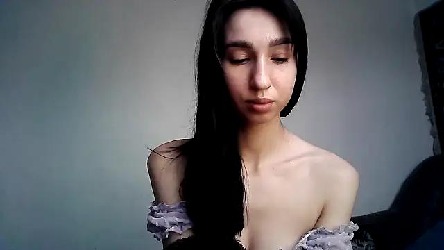 ElizaSwon from StripChat is Freechat