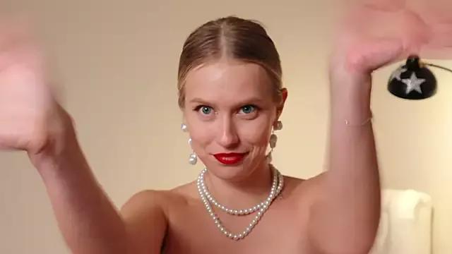 ella_twinkl from StripChat is Freechat