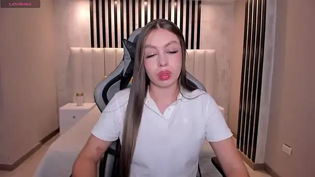 EllaClark from StripChat is Freechat
