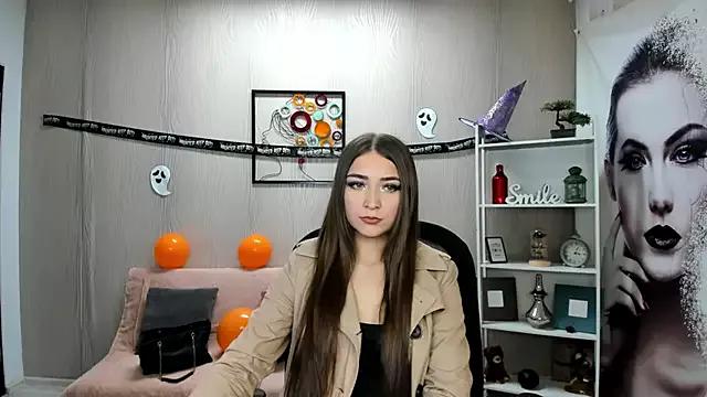 EllaClarke from StripChat is Freechat