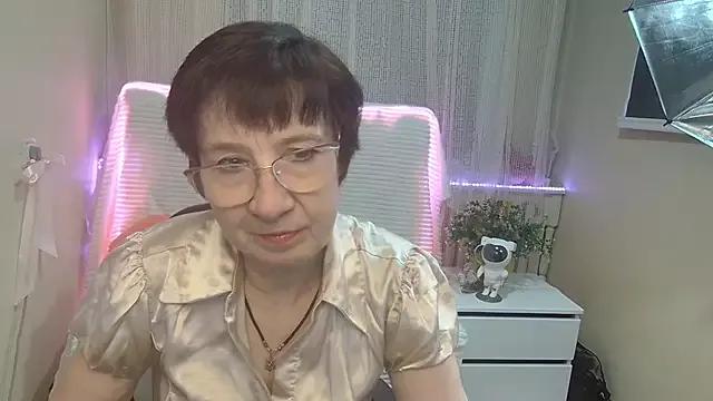 EllaPork from StripChat