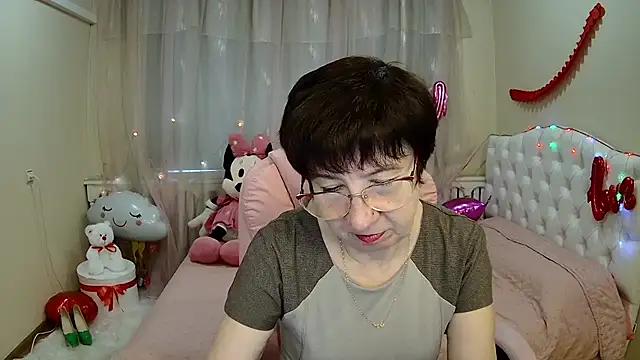 EllaPork from StripChat