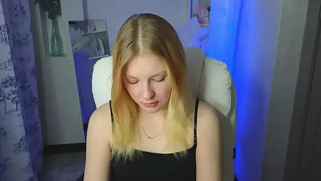 Elly_rosss from StripChat is Freechat