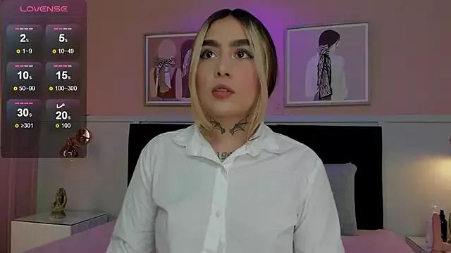 elodie_walker from StripChat is Freechat