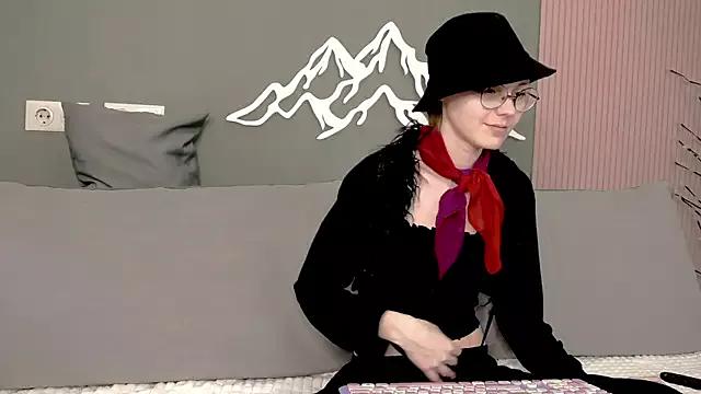 ema_spark from StripChat is Freechat