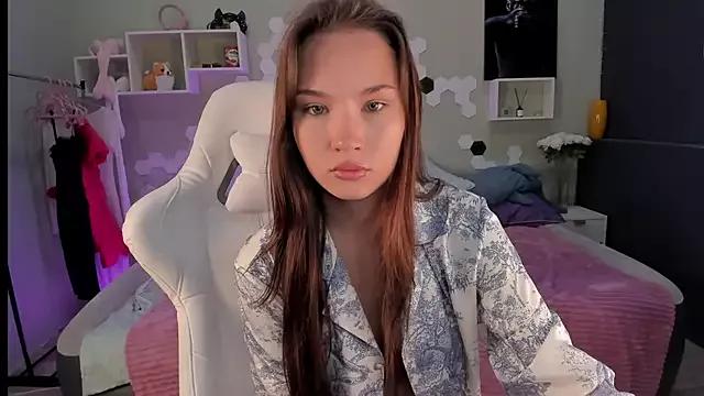 EmiliaDroll from StripChat is Freechat