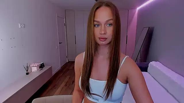 EmillyFiness from StripChat is Freechat