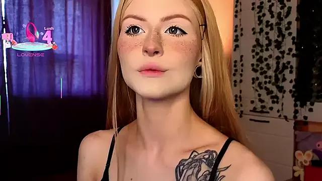 Emily__Mooree from StripChat is Freechat
