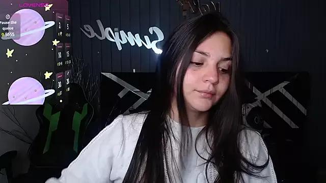 emily_cooper_t from StripChat is Freechat