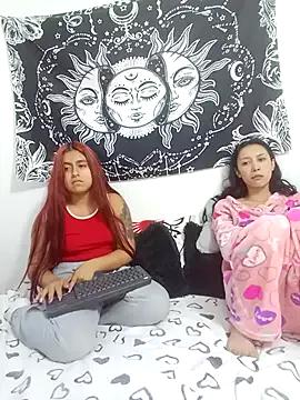 emily_n_abby from StripChat is Freechat