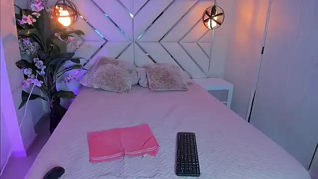 EMILYY_ROSE_ from StripChat is Freechat