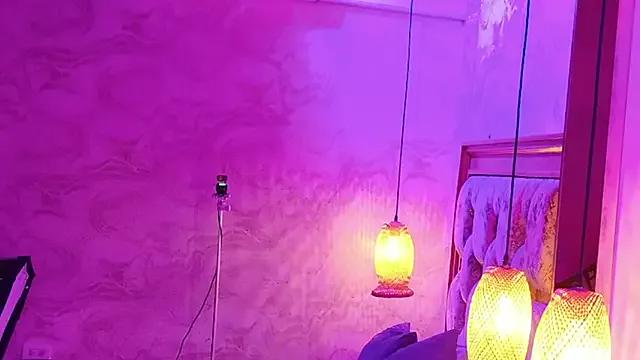 emma2_sm from StripChat is Freechat