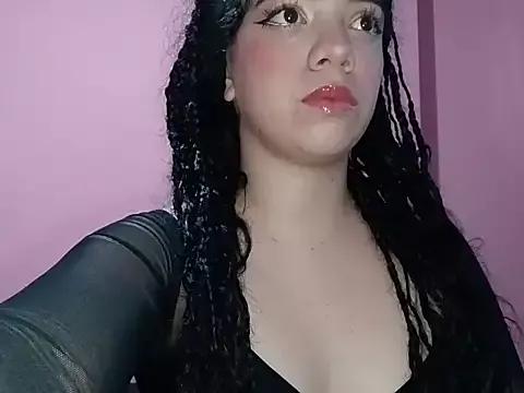 Emma_Curlss from StripChat is Freechat