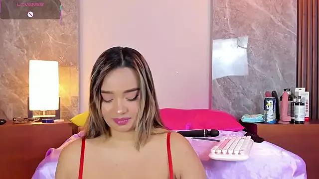 Emma_hunter_ from StripChat is Freechat