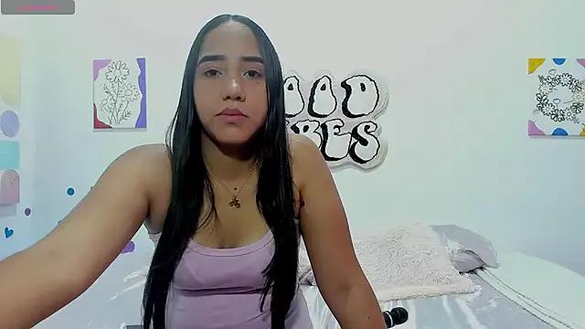 Emma_Rossee_ from StripChat is Freechat