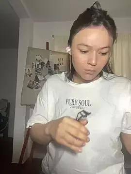 emma_smiith_ from StripChat is Freechat