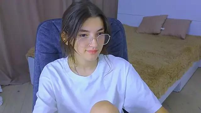 EmmaCherry7 from StripChat is Freechat