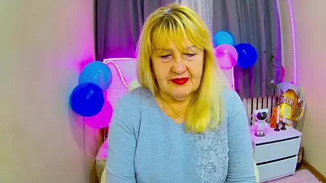 EmmaEllison from StripChat is Freechat