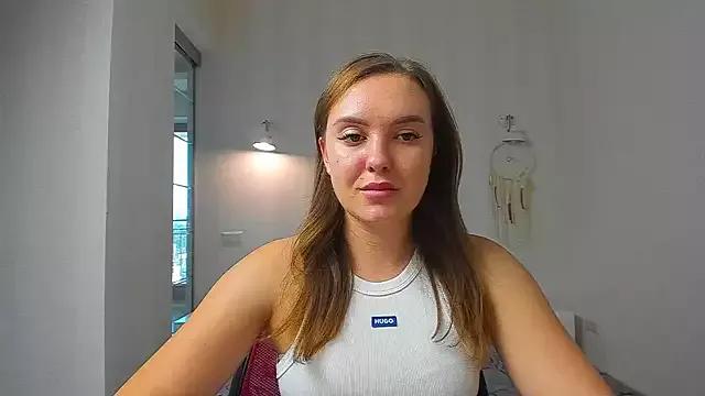 EmmaNorman from StripChat is Freechat