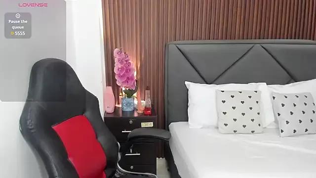 emmily_taylor_ from StripChat is Freechat
