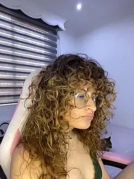 EmyRousee1 from StripChat is Freechat