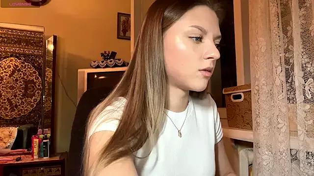 EnergeticMona from StripChat is Freechat