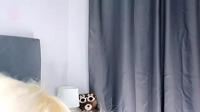 EngelFugler from StripChat is Freechat