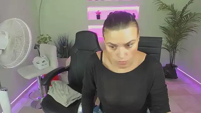 Teen sex cams free adult cams: check-out the satisfaction of conversing and c2c with our stunning models, who will teach you all about seduction and dreams with their smoking hot shapes.
