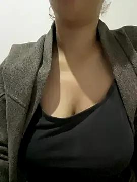 Photos of farah-36 from StripChat is Freechat