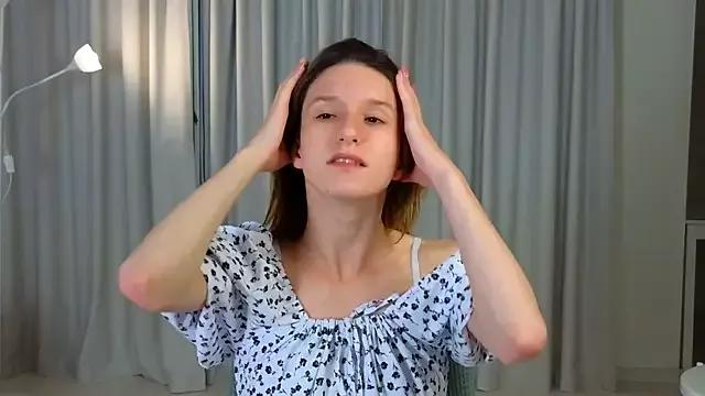 Fellissa from StripChat is Freechat