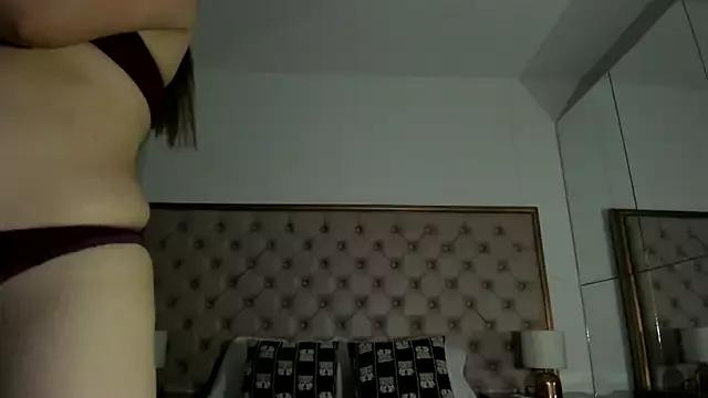 Fergie_cyrus from StripChat is Freechat