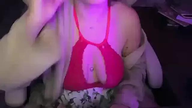 Gata_latina from StripChat is Freechat