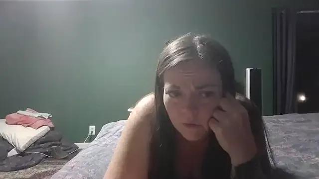 Glitt3rqueen341 from StripChat is Freechat