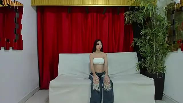 golden_girl_house from StripChat is Freechat