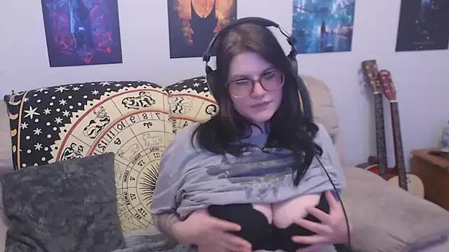 GothSuccubusBabe from StripChat is Freechat
