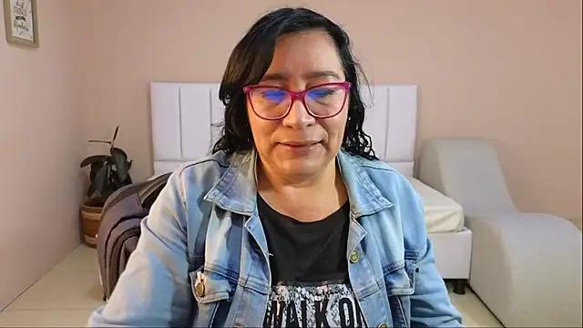 grace_maturemilf from StripChat is Freechat