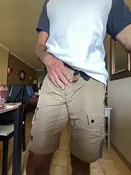 Hairy_athlete from StripChat is Freechat
