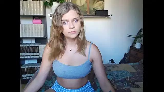 HaleyReedme from StripChat is Freechat